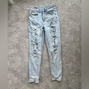 American Eagle ripped mom jean